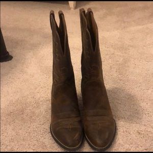 Ariat distress western boots